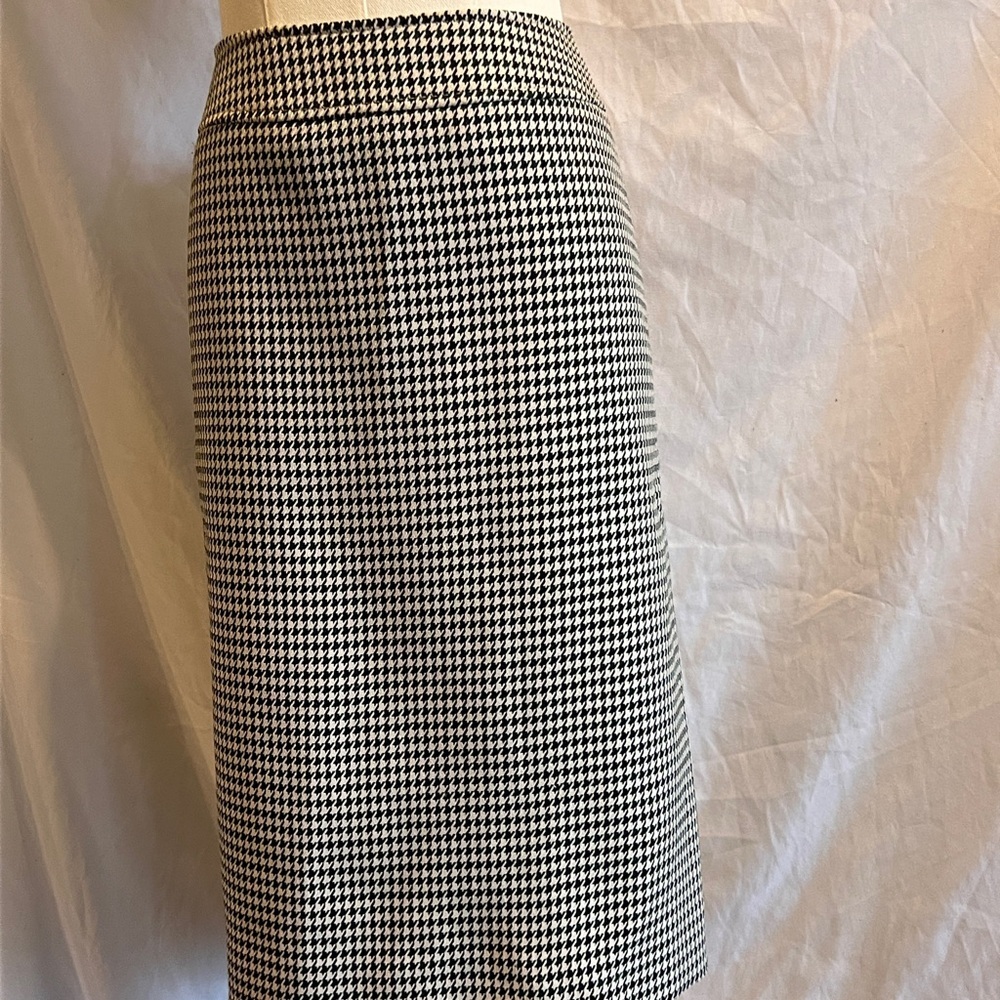 Tahari houndstooth skirt - size 6 - Picture 4 of 12
